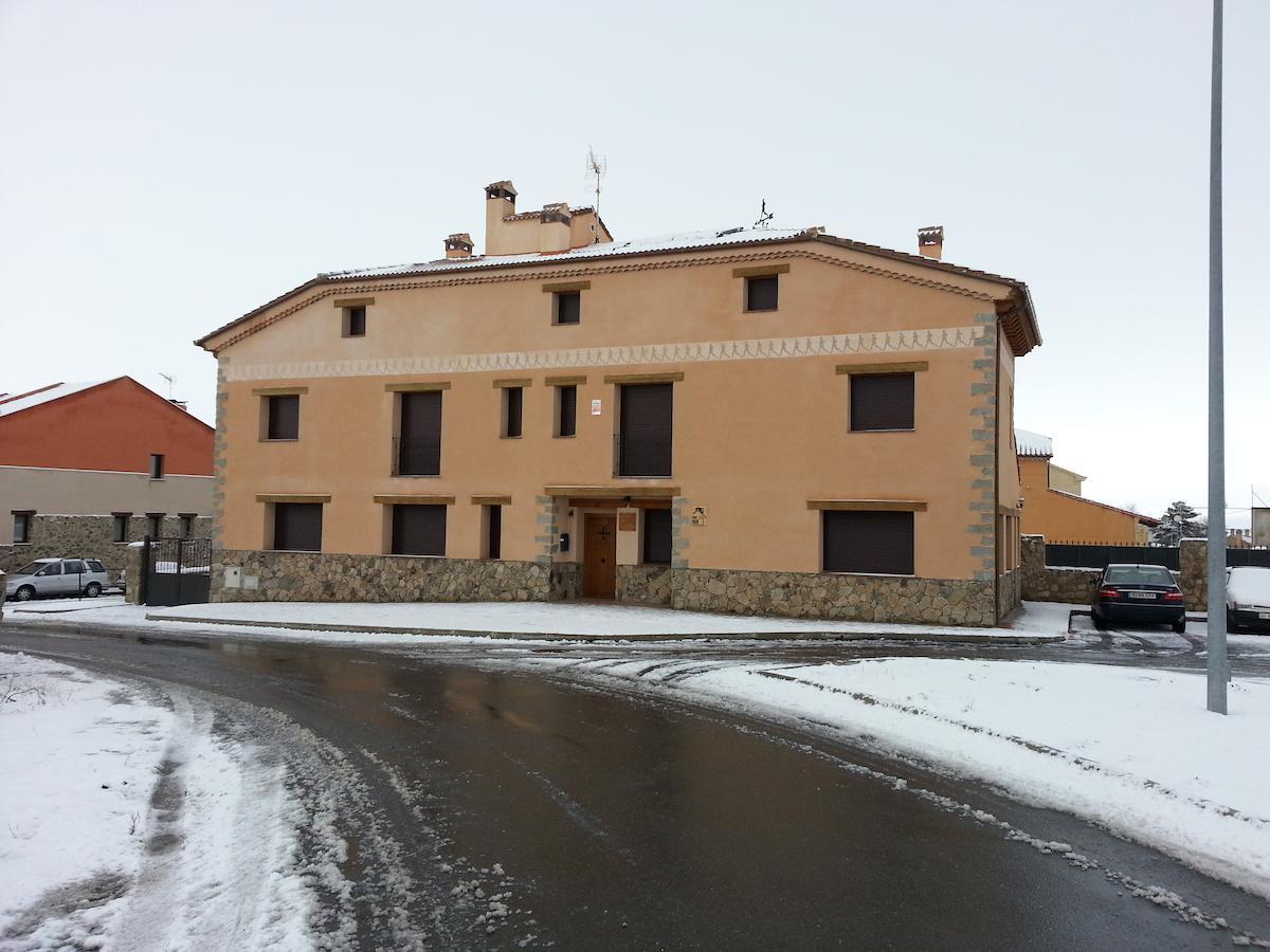 Hotel Rural La Casa Del Tio Telesforo Trescasas Kültér fotó
