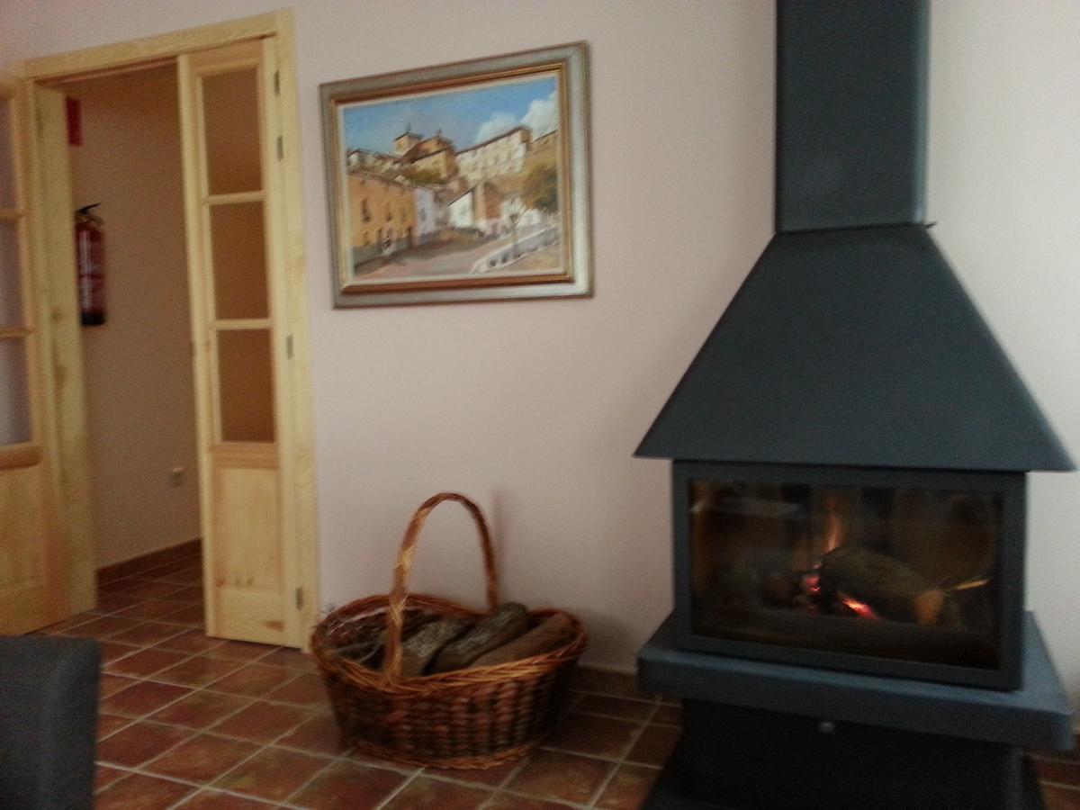 Hotel Rural La Casa Del Tio Telesforo Trescasas Kültér fotó